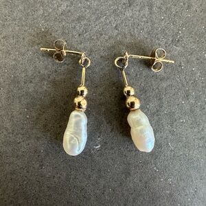 Vintage Fresh Water Pearl and 14k Gold Drop Earrings